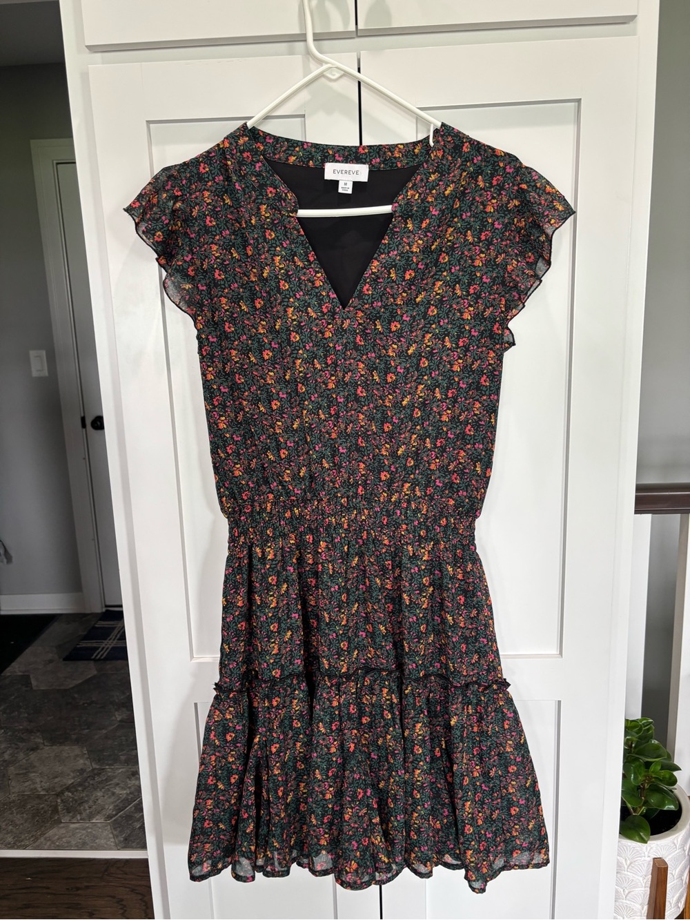 Evereve Black Floral V-Neck Tiered Mini Dress